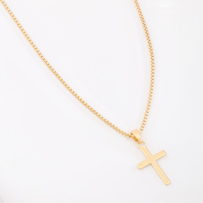 GR-03013 COLAR BANHADO A OURO 18K COM PINGENTE EM FORMATO DE CRUZ LISA