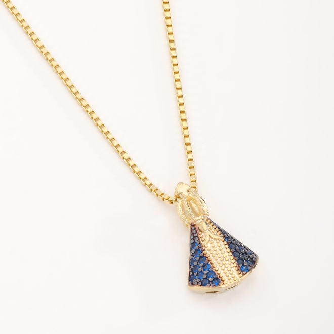 GRN-01966 COLAR BANHADO A OURO 18K COM PINGENTE DE NOSSA SENHORA APARECIDA CRAVEJADO EM ZIRCÔNIAS