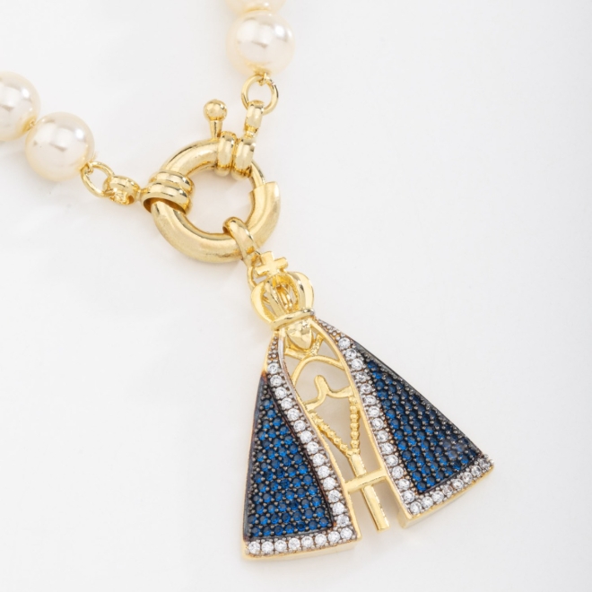 GRRN-01456 GARGANTILHA BANHADA A OURO 18K COM PÉROLAS E PINGENTE DE NOSSA SENHORA