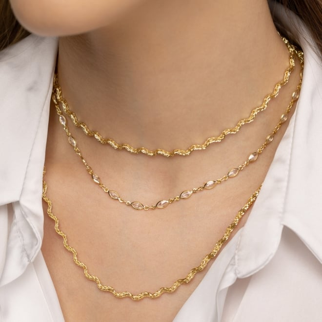 GR-02308 GARGANTILHA BANHADA A OURO 18K COM DESIGN ONDULADO