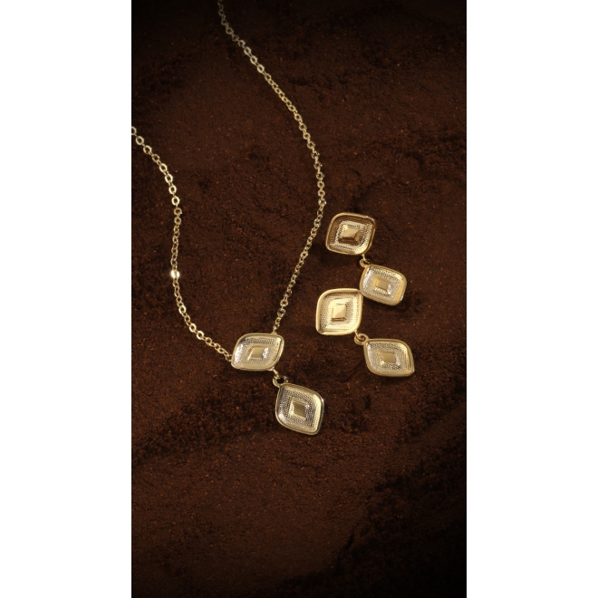 GR-01636 COLAR BANHADO A OURO 18K COM PINGENTES GEOMÉTRICOS EM FORMATO LOSANGO