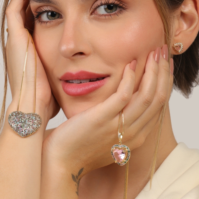 GX-0134 COLAR BANHADO A OURO 18K COM CORRENTE VENEZIANA E PINGENTE EM FORMATO DE CORAÇÃO