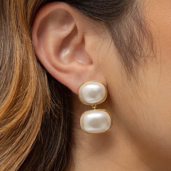 BR-02809 BRINCO BANHADO A OURO 18K COM PÉROLAS OVAIS 