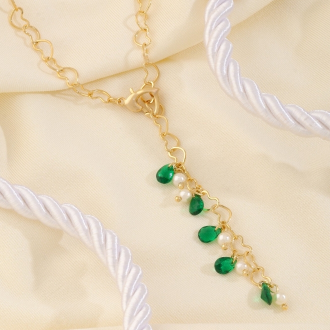 GR-00484 COLAR GRAVATA COM CORRENTE DE CORAÇÕES E DETALHES PENDENTES EM GOTAS AZUIS E PÉROLAS