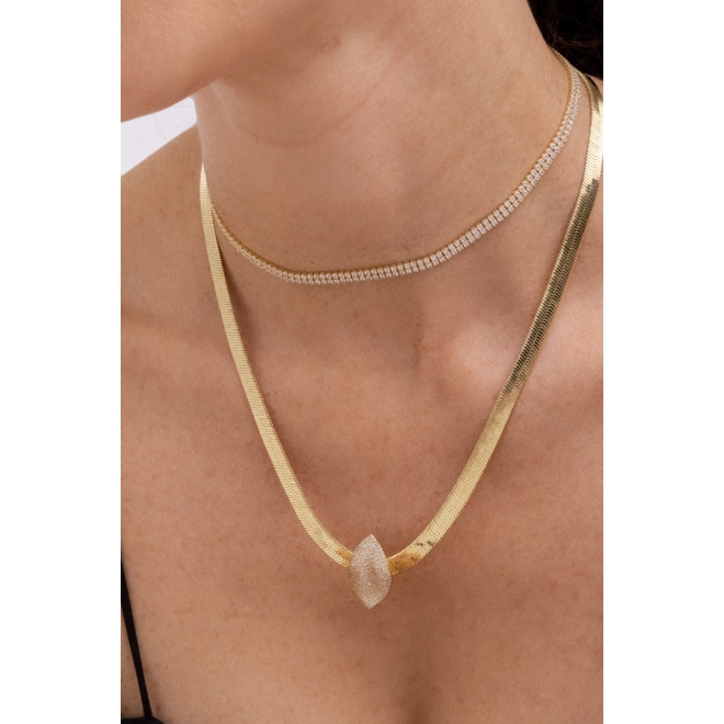 CJX-00152 CONJUNTO BANHADO A OURO 18K COM DESIGN EM FORMATO NAVETE, CRAVEJADO EM ZIRCÔNIAS E CORRENTE TIPO FITA