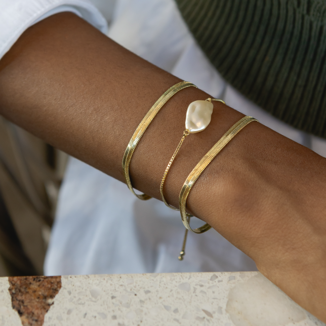 PU-00798 PULSEIRA BANHADA A OURO 18K REGULÁVEL COM PÉROLA BARROCA