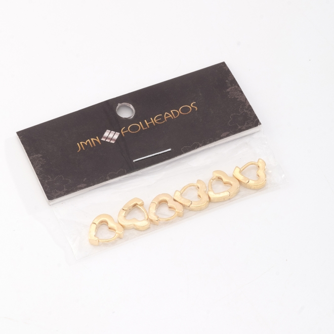 OUTKAC-0077 KIT COM 3 PARES DE ARGOLA COM DETALHES EM FORMATO DE CORAÇÃO