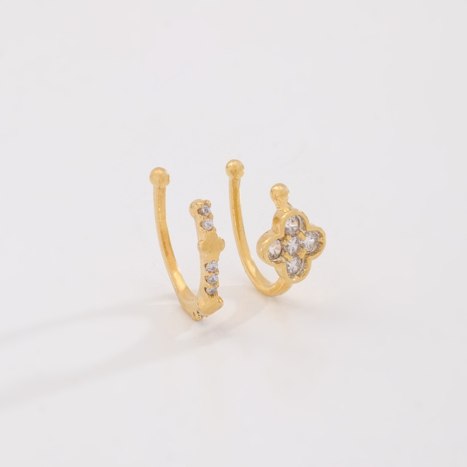 PC-00072 PIERCING DUPLO BANHADO A OURO 18K COM DESIGN LISO E OUTRO CRAVEJADO COM DETALHE EM FLOR