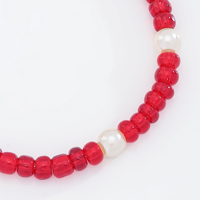 PI-00106 PULSEIRA INFANTIL COM MIÇANGAS VERMELHAS E DETALHES EM PÉROLAS