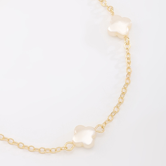 PU-00695 PULSEIRA COM DETALHES EM TREVO E MADREPÉROLA