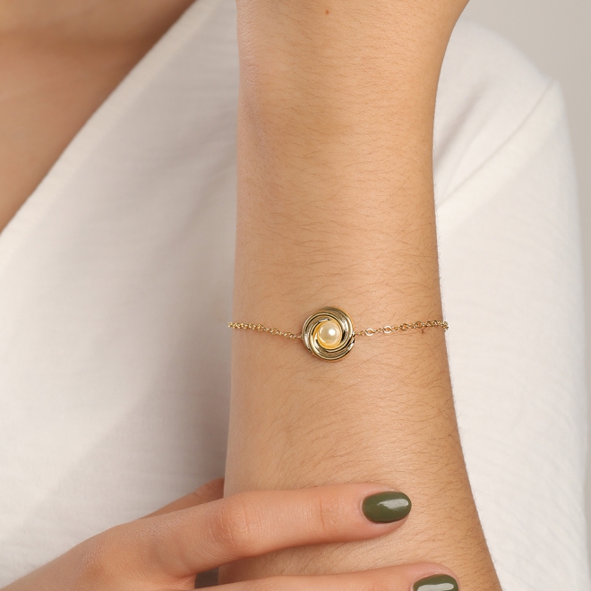PU-00853 PULSEIRA BANHADA A OURO 18K COM PINGENTE REDONDO TEXTURIZADO EM PÉROLA