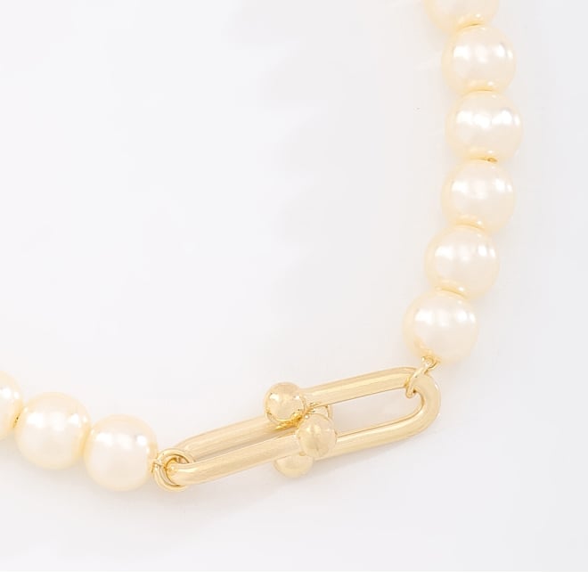 PU-00870 PULSEIRA COM DETALHES EM PÉROLAS E FECHO EM DESIGN EXCLUSIVO